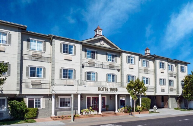 HOTEL 1550 nOur San Bruno Hotel Just 7 Minutes From SFO Airport.