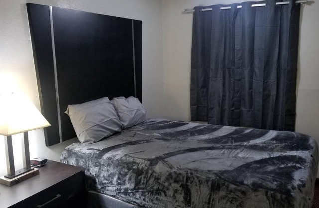 Hotel 2 Queen Beds Hotel Room 131 Wi-Fi
