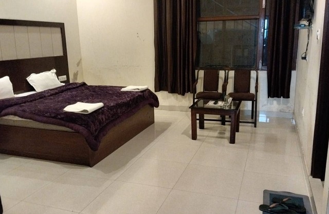 Hotel Ambika & Restaurant By GRB