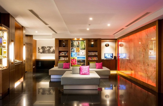 Hotel B