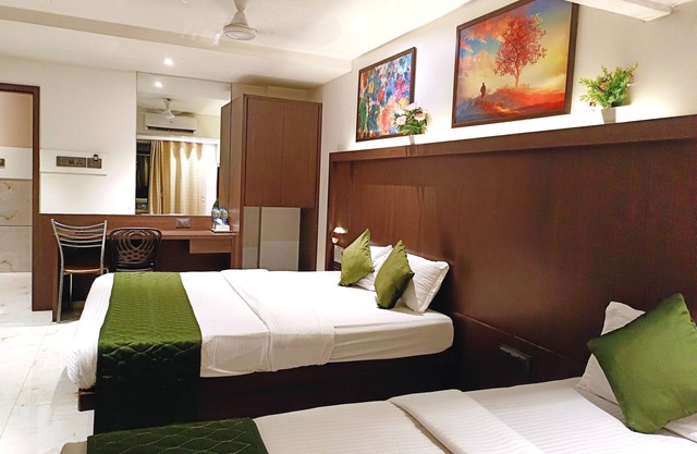 Hotel Express INN, Panvel