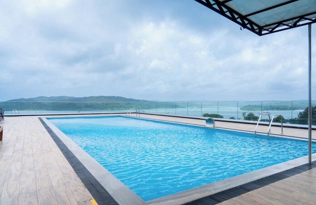 Hotel Hilltop International