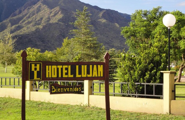 Hotel Lujan