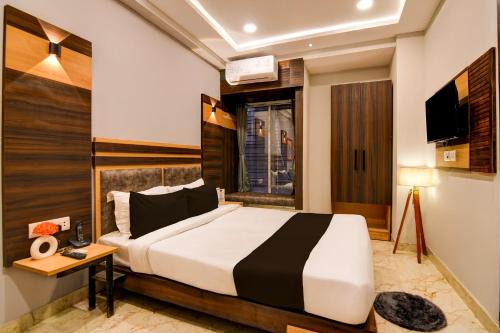 Hotel O The Lake Regency
