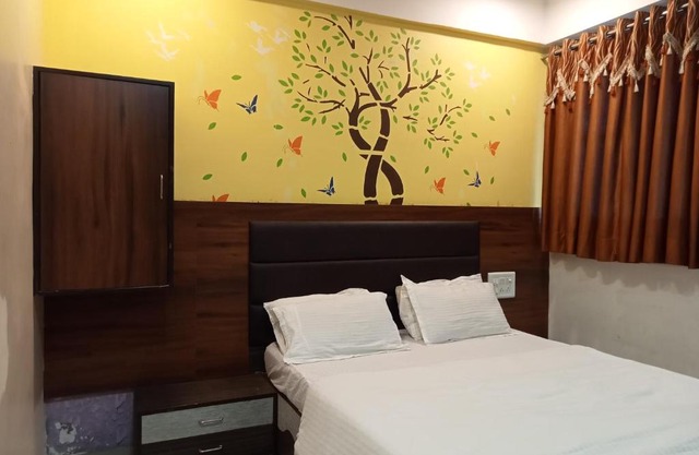 HOTEL PARAS PALACE