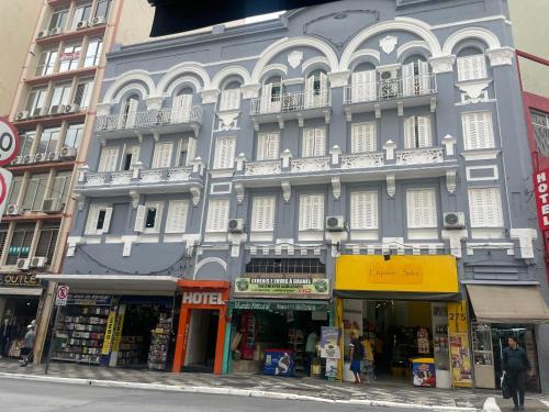 Hotel Quintino - Metrô Sé -localizado no coração de São Paulo Próximo 10 minutos do Brás 5 minutos da 25 de Março e com estacionamento no local grátis