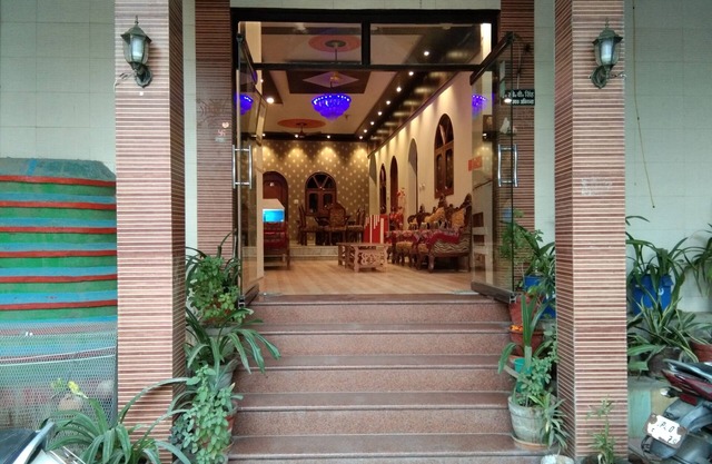Hotel Rashmi Palace .
