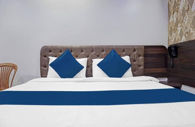 HOTEL VIRAJ