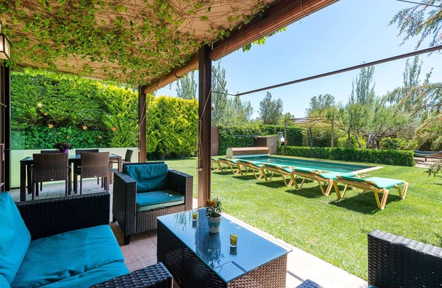 HOUSE WITH GARDEN AND SOLAR CLIMATE POOL NEAR THE BEACHES AND GOLF COURSES