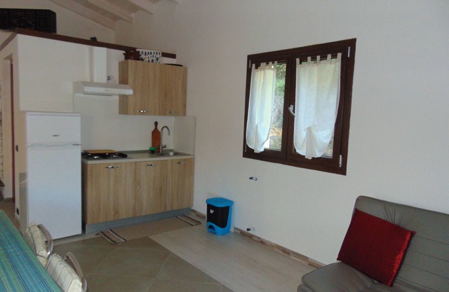 HOUSE 2 BEDS ON LAND PANORAMIC, 10 MINUTES FROM THE SEA