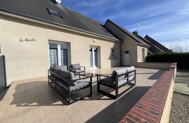 House completely renovated 50m from the sea