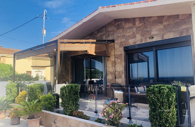 HOUSE FRONT THE SEA IN CUNIT