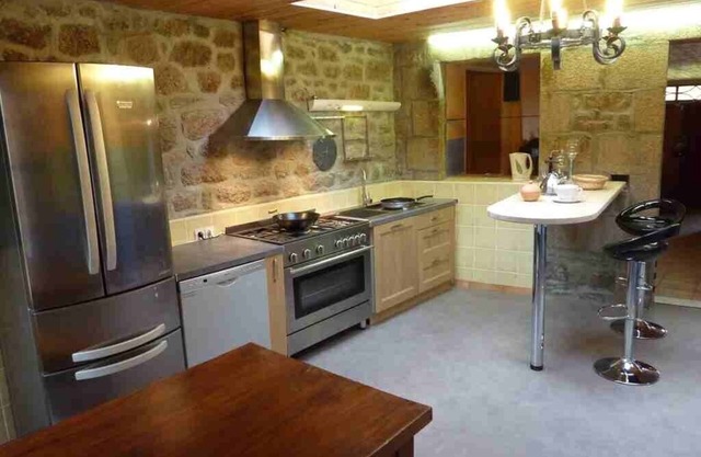 House Granit with garden & WIFI, typical barfleur 250m from the port