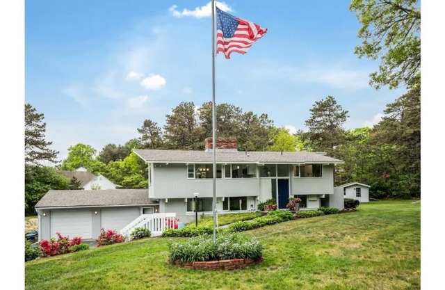 HOUSE IN BEAULTIFULL CAPE COD FOR RENT