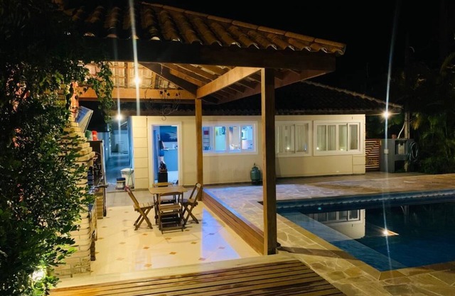 House in gated community with 4 bedrooms and 3 suites, Ubatuba North Coast.