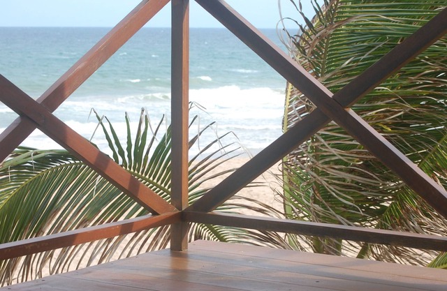 HOUSE IN PRAIA DOS LAGOS (INTERLAGOS) - 4 SUITES - FOOT IN THE SAND