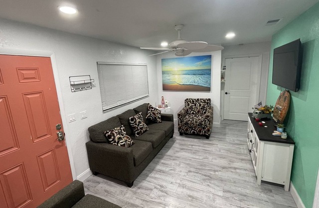 House in quiet neighborhood and close to beautiful beaches