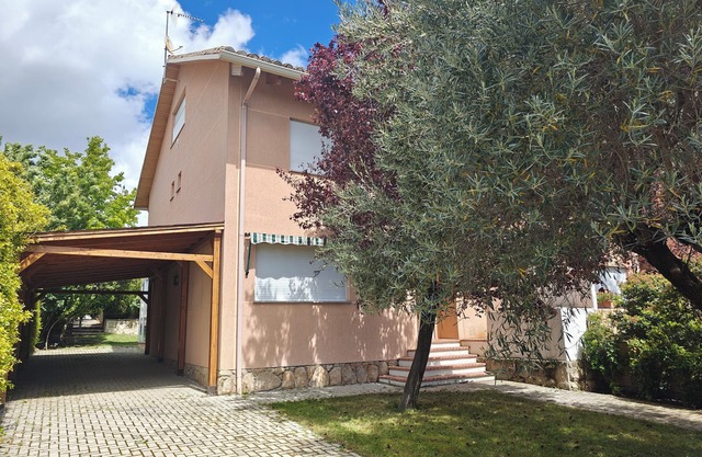 House in Sierra de Madrid - Pool/garden - Wifi - Next to Train Station