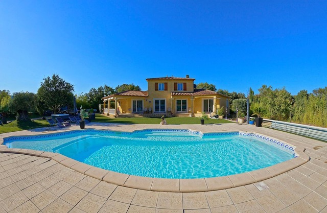 House located in the heart of the Var, between sea and mountains (Lake Verdon)