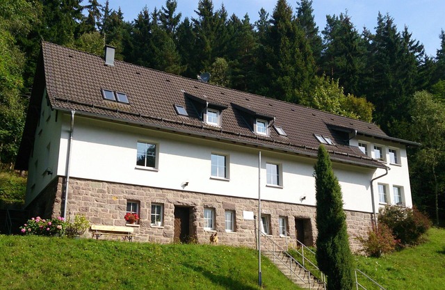 House Lütsche - right on the lake in the Thuringian Forest