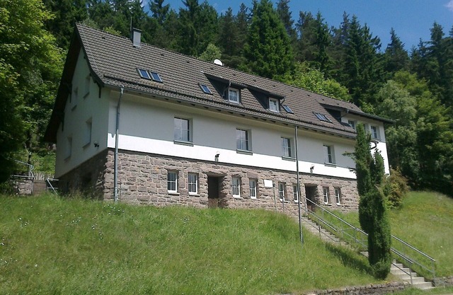 House Lütsche - right on the lake in the Thuringian Forest