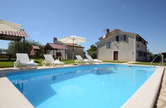 House Mariano (70272-K1) - Lasici