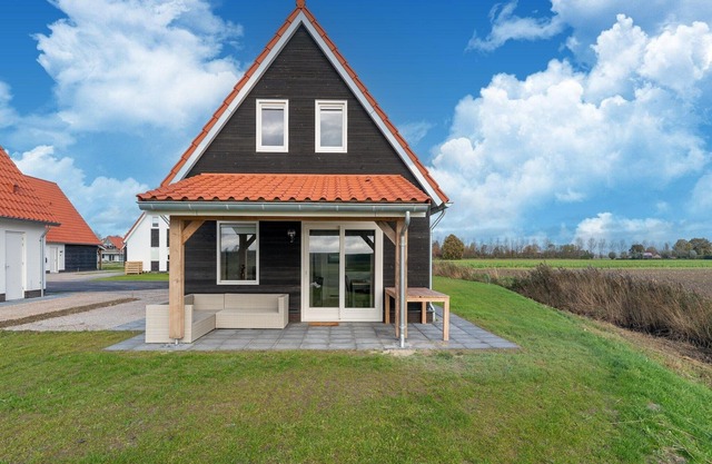 House near Scherpenisse Beach with Garden