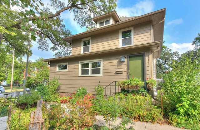 House of Funk - A Cozy & Eclectic Retreat in Des Moines’s Drake Neighborhoodn