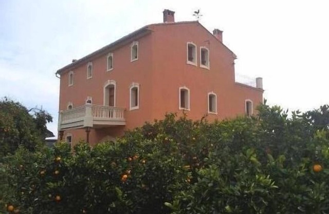 House of Serratella for 19 people