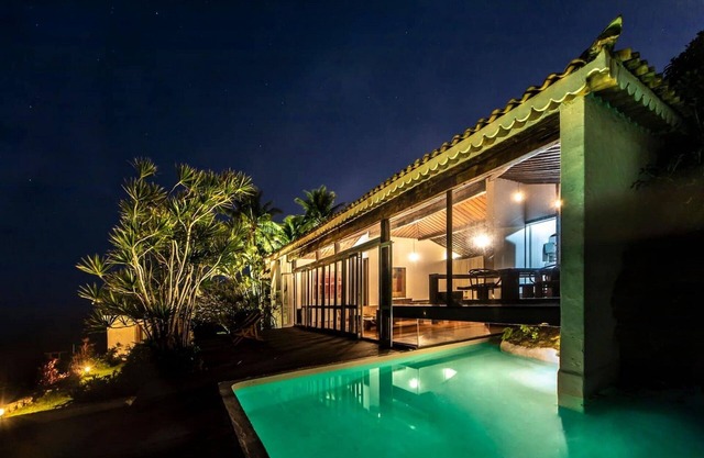 House on top of the cliff in Joatinga - Joa007