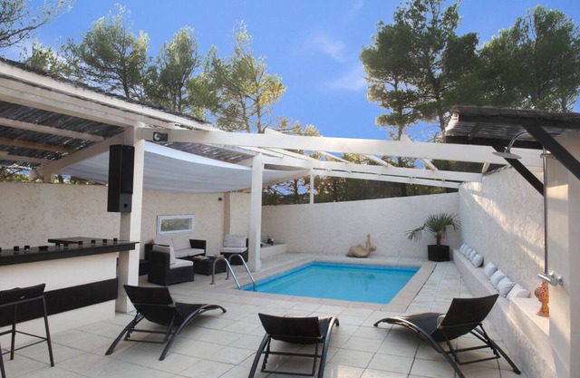 House / Villa - FUVEAU