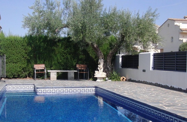 House / Villa - L´ampollaLuxury ApartmentHouse with garden