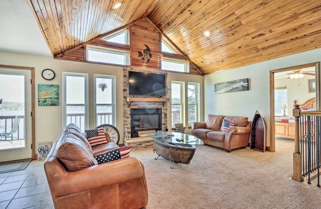 House w/Deck Overlooking Lake of the Ozarks!
