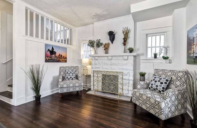 House w/Excellent Locale. Beautifully remodeled!
