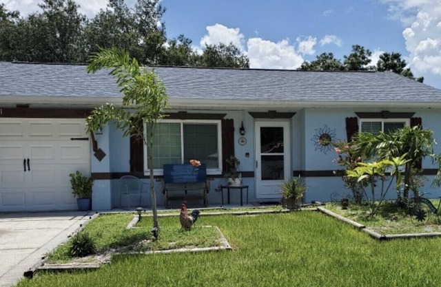 House w Pool close to Beach