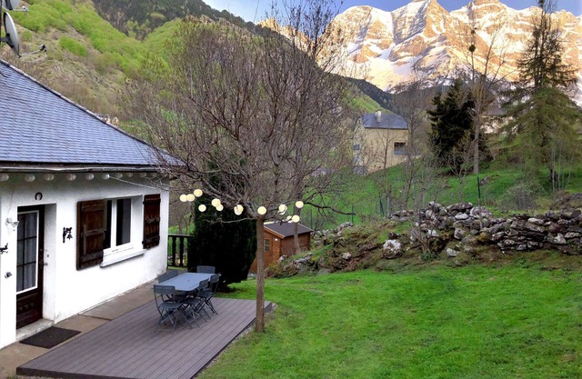 House with garden in a picturesque setting in Gavarnie/GAVARENT