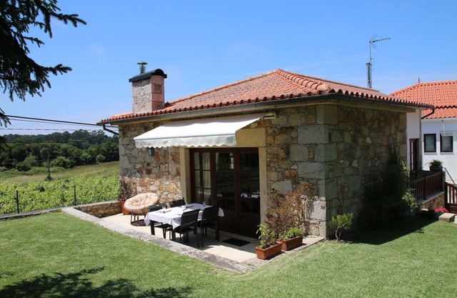 House with garden close to Moledo beach and Caminha