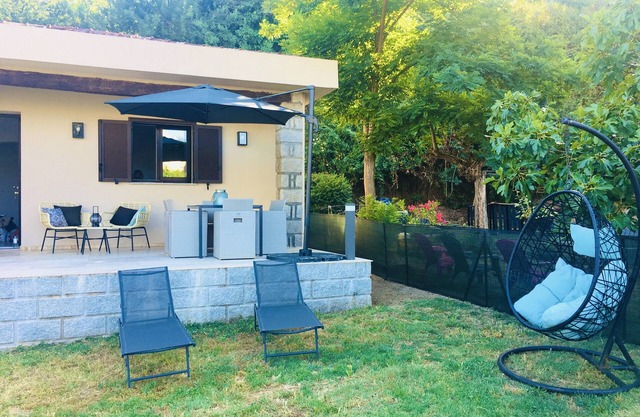 House with garden completely renovated in the city center of Sartène