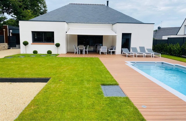 HOUSE WITH HEATED POOL NEAR TRINITE/SEA