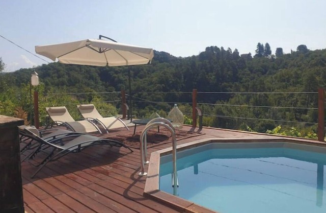 House with pool above Cinque Terre