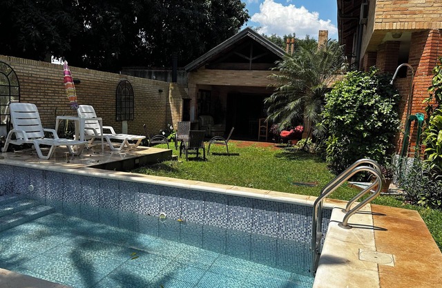 House with Pool in Lambaré