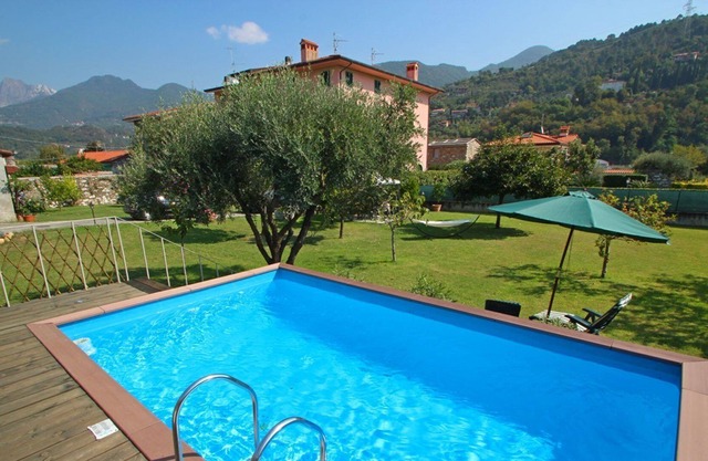 House with Private Garden, Pool, WIFI, 4 People, near Sea and Forte dei Marmi