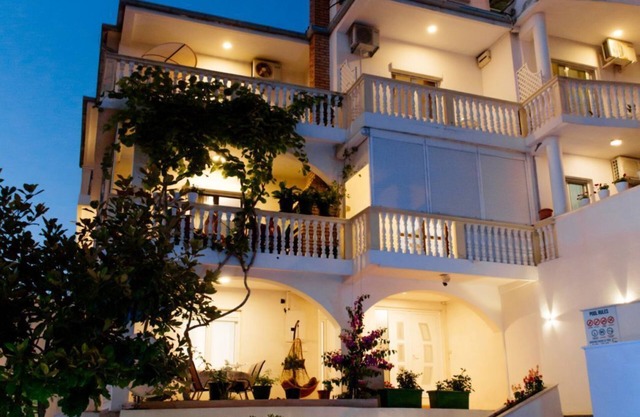 House with sea view and pool-entire space with private entrance