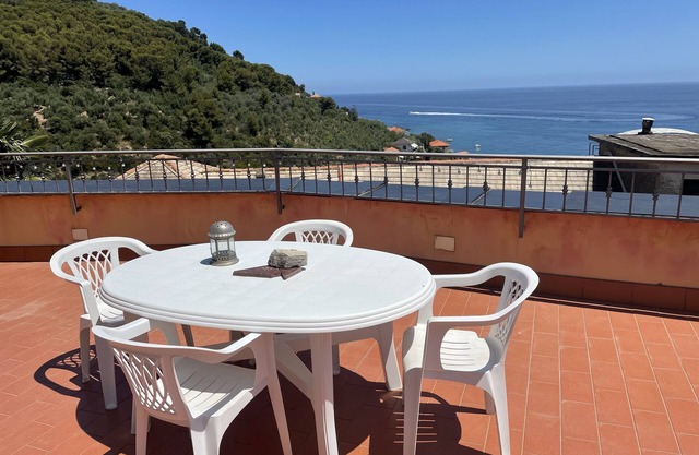 House with sea view terrace, parking, free from September 20 last minuts