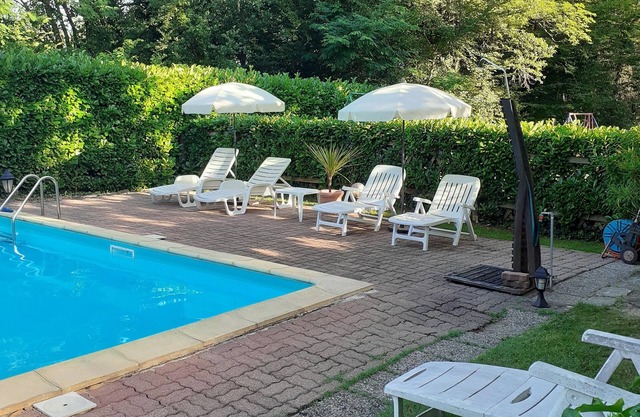 house, with swimming pool, located 7 minutes from the historic center of Sarlat