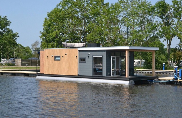 Houseboat in Sneek with Lake Views