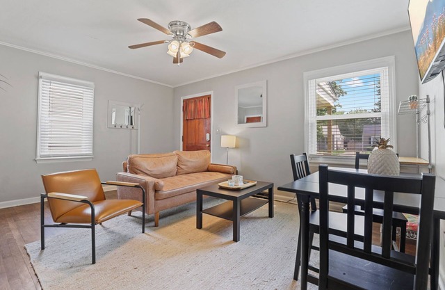 Housepitality The Bungalow 2 BR 1BA