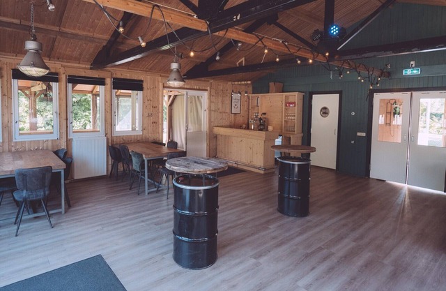 Houses and group room, close to nature reserve