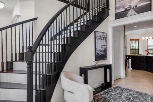 Houston Gem with Soaking Tub near Chateau Nouvelle