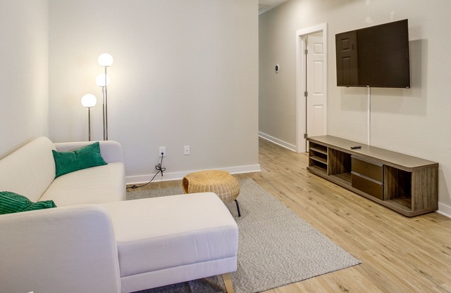 Houston Home w/ Private Yard: Near The Galleria